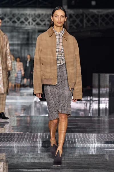 Look 17
